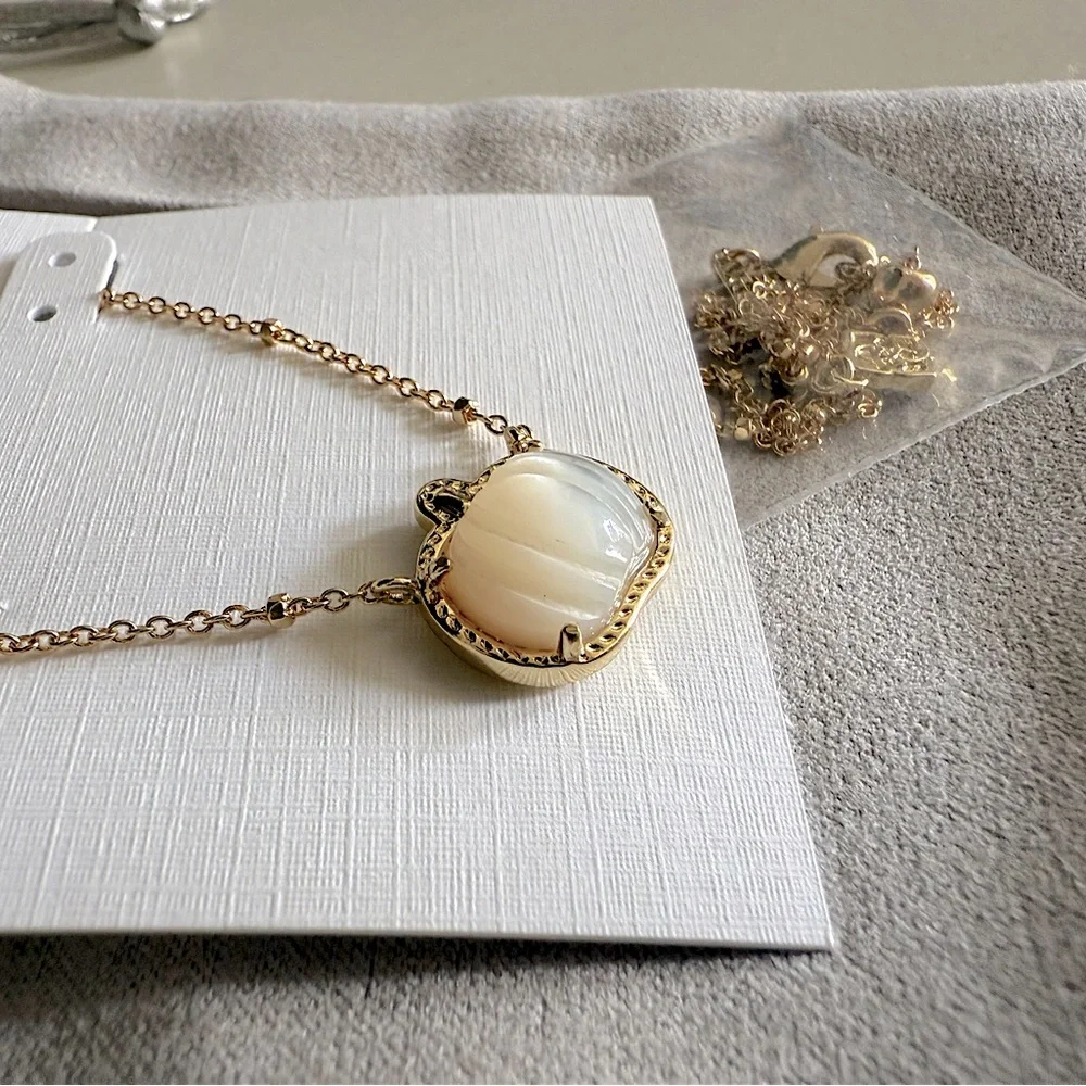 🎃Brand New Kendra Scott Gold and Mother of Pearl Pumpkin Necklace Thanksgiving